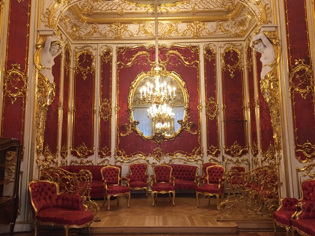 Intérieur rouge Musée de l'Ermitage Saint-Pétersbourg